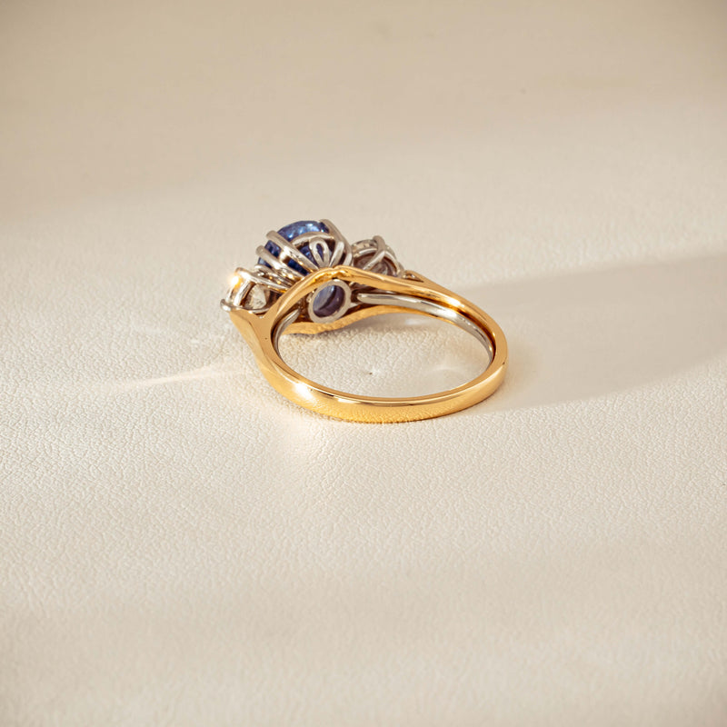 Deja Vu 18ct Yellow Gold 3.67ct Sapphire & Diamond Ring