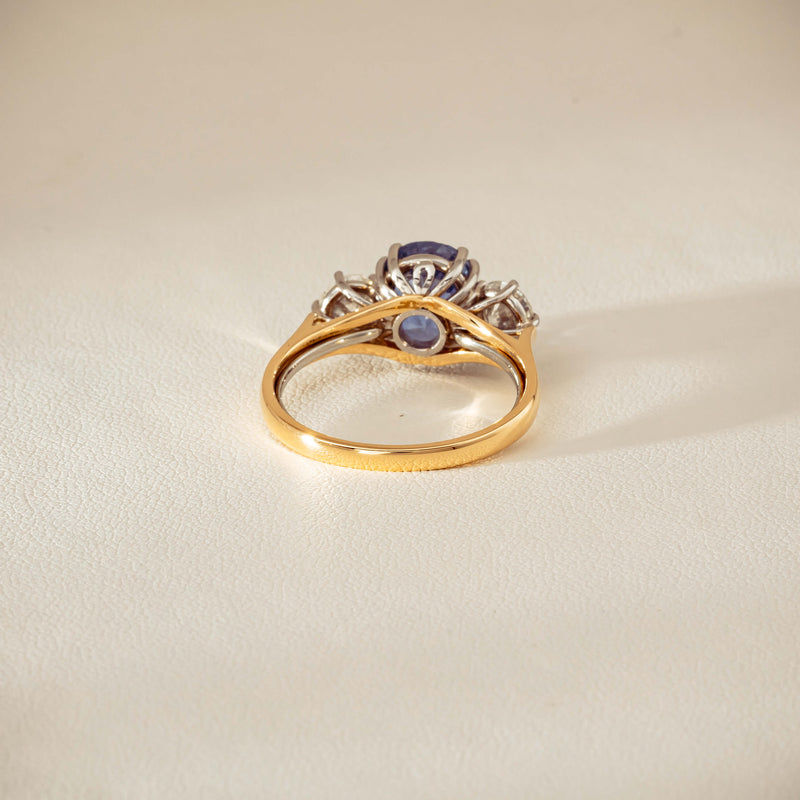 Deja Vu 18ct Yellow Gold 3.67ct Sapphire & Diamond Ring