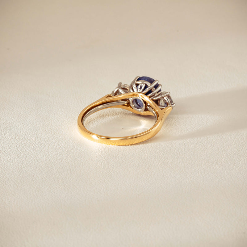 Deja Vu 18ct Yellow Gold 3.67ct Sapphire & Diamond Ring