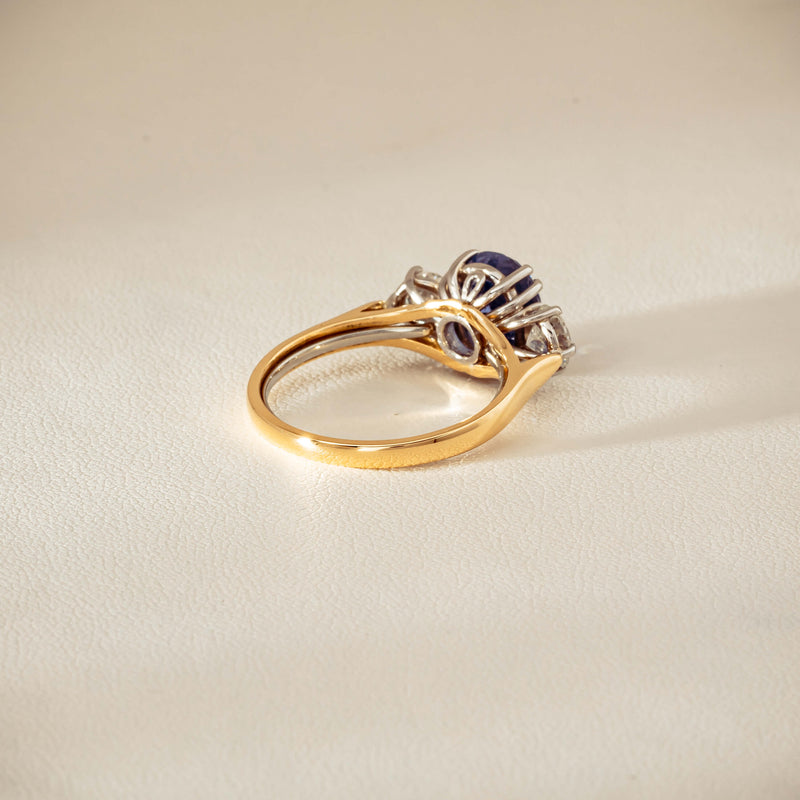 Deja Vu 18ct Yellow Gold 3.67ct Sapphire & Diamond Ring