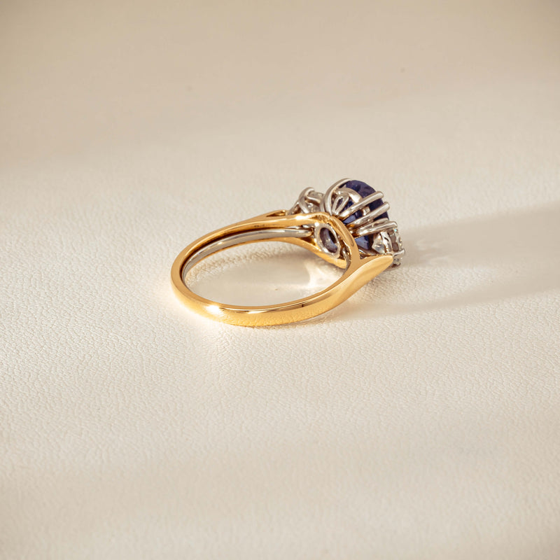 Deja Vu 18ct Yellow Gold 3.67ct Sapphire & Diamond Ring