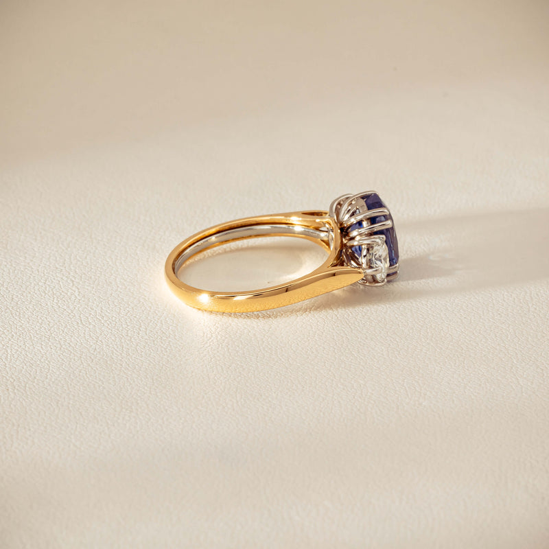 Deja Vu 18ct Yellow Gold 3.67ct Sapphire & Diamond Ring