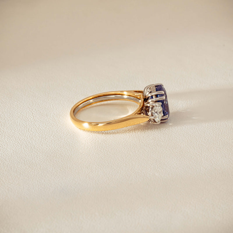 Deja Vu 18ct Yellow Gold 3.67ct Sapphire & Diamond Ring