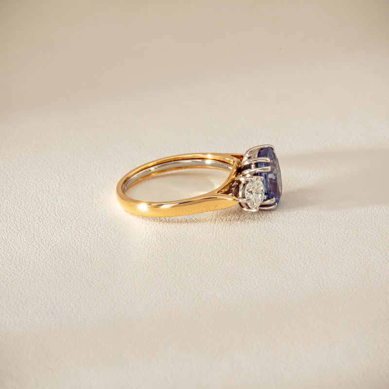 Deja Vu 18ct Yellow Gold 3.67ct Sapphire & Diamond Ring
