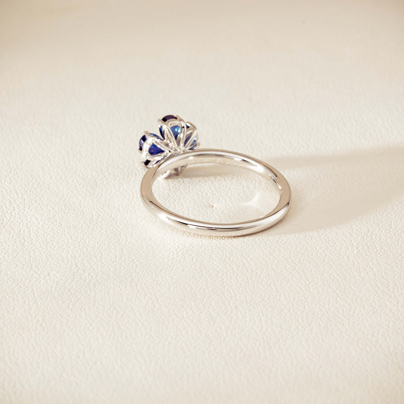 18ct White Gold Sapphire & Diamond Forget-Me-Not Ring