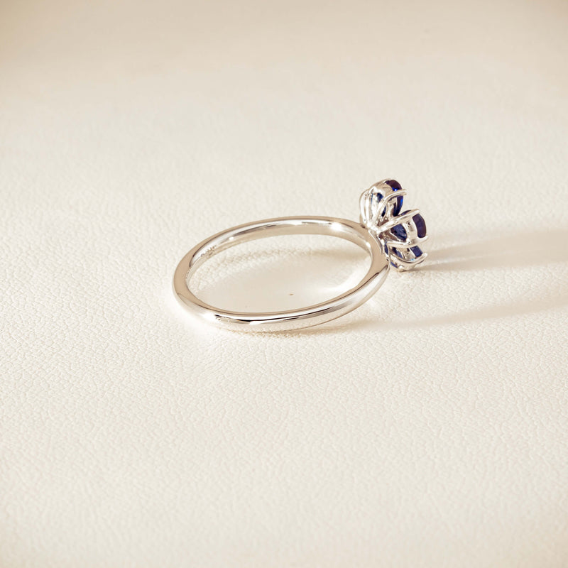 18ct White Gold Sapphire & Diamond Forget-Me-Not Ring