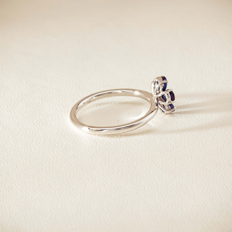 18ct White Gold Sapphire & Diamond Forget-Me-Not Ring