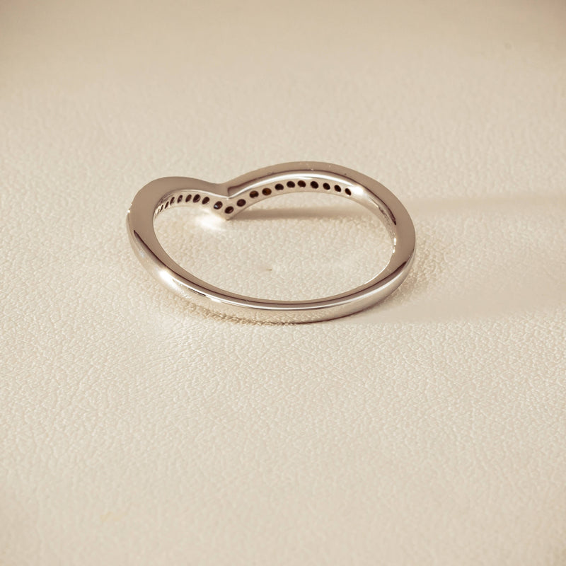 14ct White Gold Diamond Chevron Band