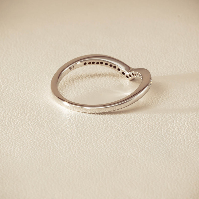 14ct White Gold Diamond Chevron Band