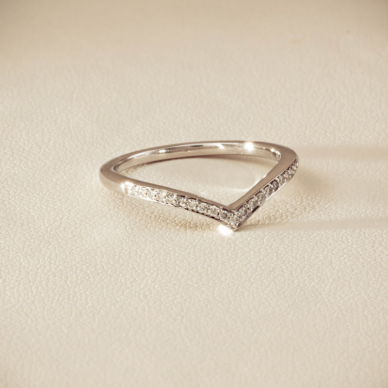 14ct White Gold Diamond Chevron Band