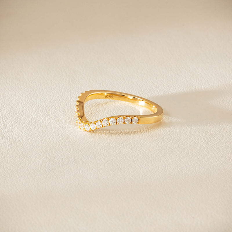 18ct Yellow Gold .30ct Diamond Curved Bella Band