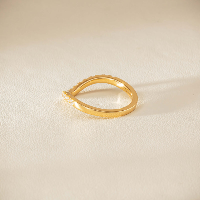 18ct Yellow Gold .30ct Diamond Curved Bella Band