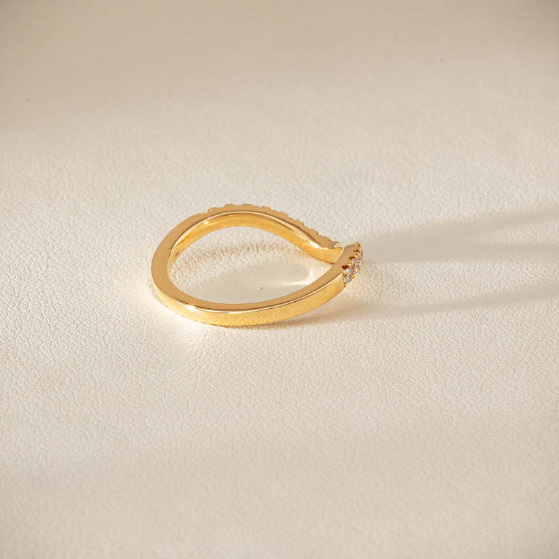 18ct Yellow Gold .30ct Diamond Curved Bella Band