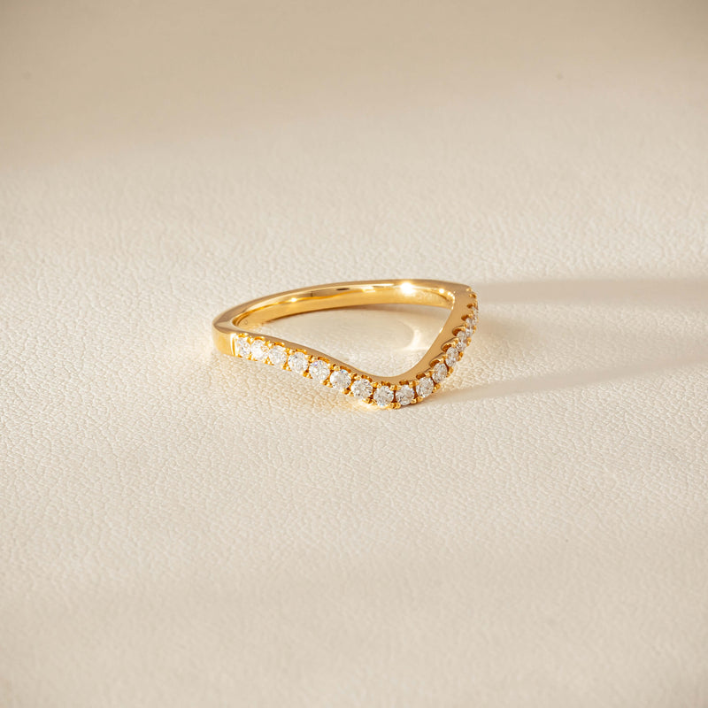 18ct Yellow Gold .30ct Diamond Curved Bella Band