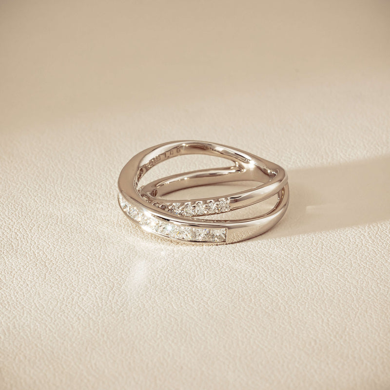Deja Vu Platinum 1.00ct Diamond Crossover Ring