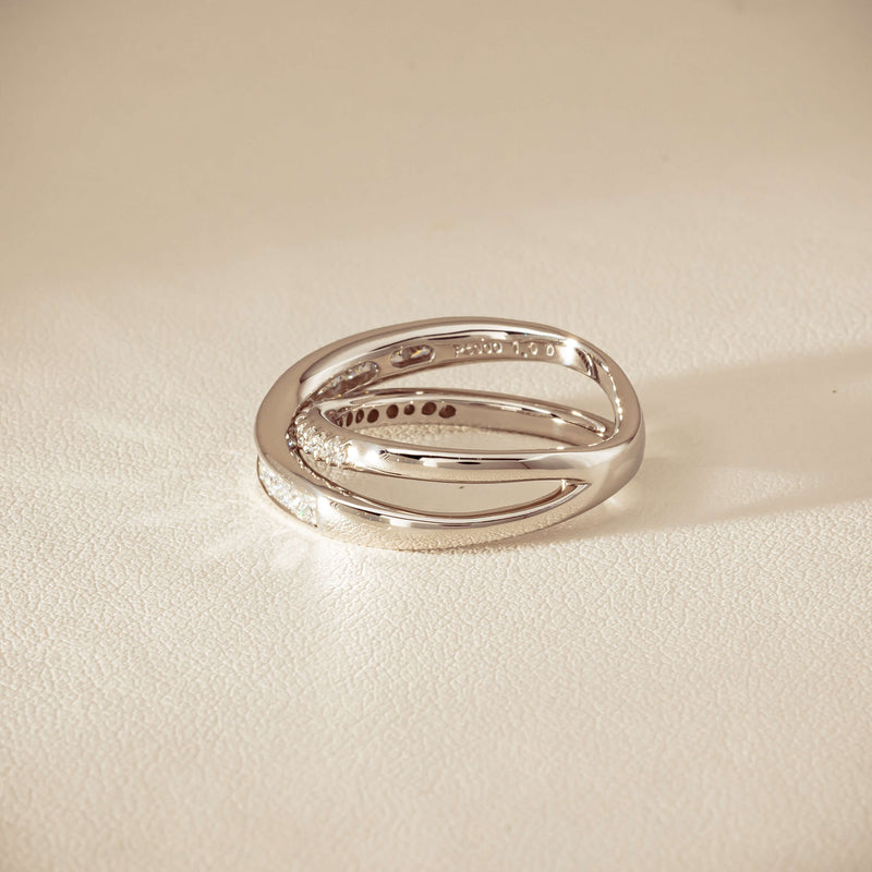 Deja Vu Platinum 1.00ct Diamond Crossover Ring