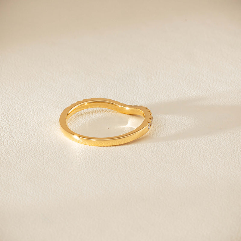 18ct Yellow Gold .30ct Diamond-Set Curved Band