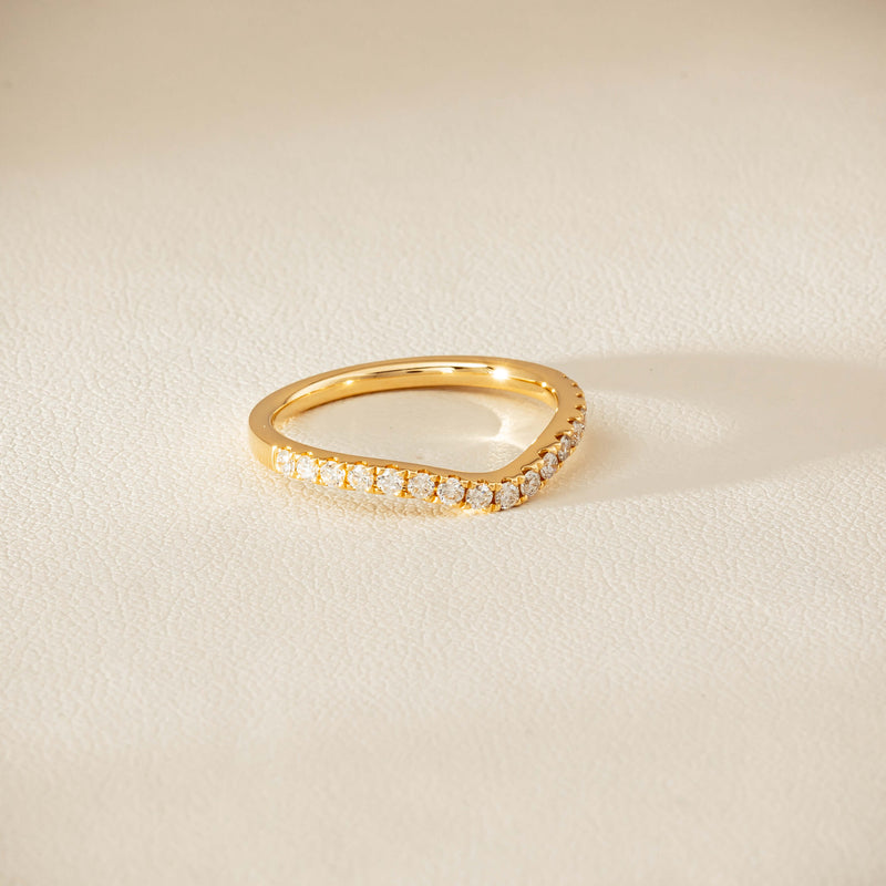 18ct Yellow Gold .30ct Diamond-Set Curved Band