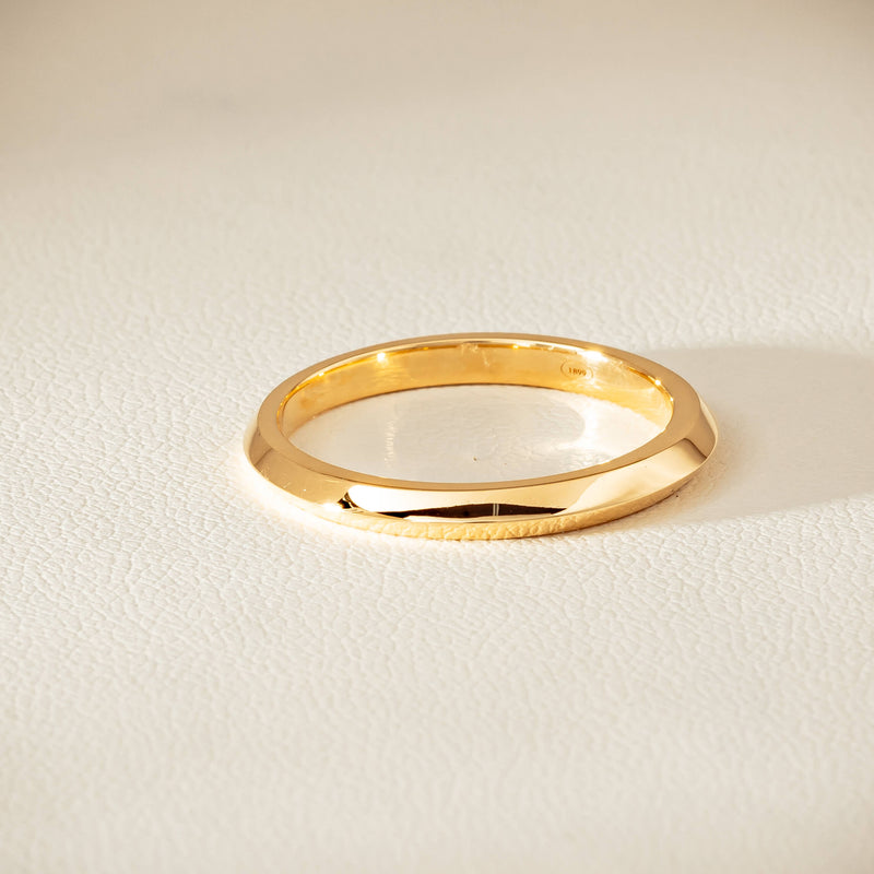 18ct Yellow Gold Venetian Band - Ring - Walker & Hall