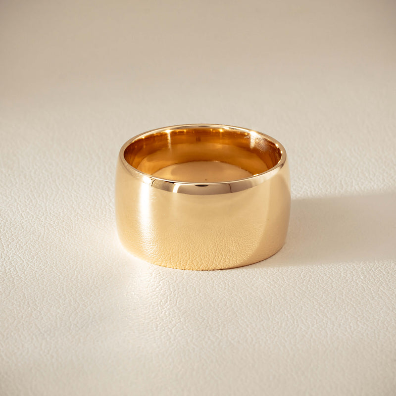 Deja Vu 10ct Yellow Gold Comfort Curve Barrel Ring