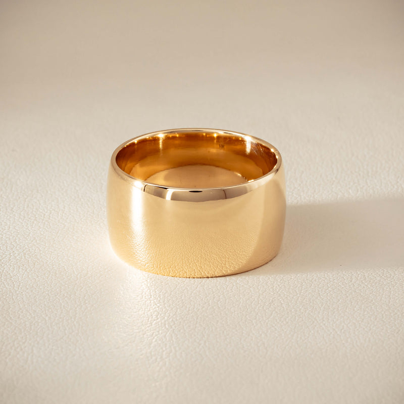 Deja Vu 10ct Yellow Gold Comfort Curve Barrel Ring