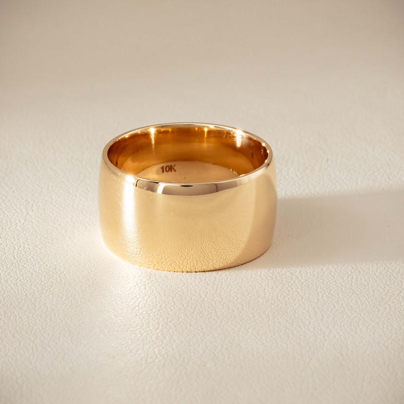 Deja Vu 10ct Yellow Gold Comfort Curve Barrel Ring