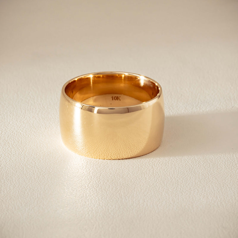 Deja Vu 10ct Yellow Gold Comfort Curve Barrel Ring