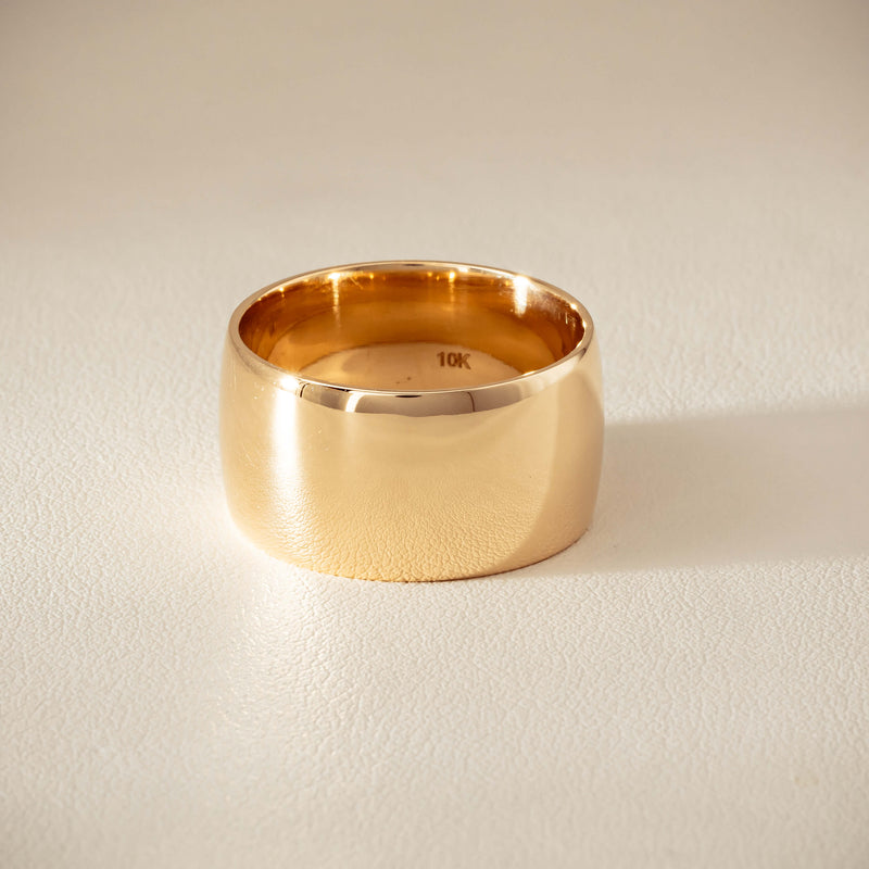 Deja Vu 10ct Yellow Gold Comfort Curve Barrel Ring
