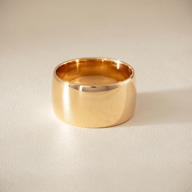 Deja Vu 10ct Yellow Gold Comfort Curve Barrel Ring