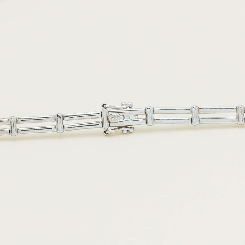Deja Vu 18ct White Gold 10.00ct Diamond Graduated Necklace