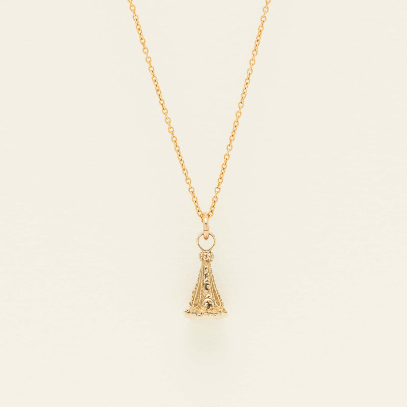 Deja Vu 9ct Yellow Gold Seal Pendant With Chain - Necklace - Walker & Hall