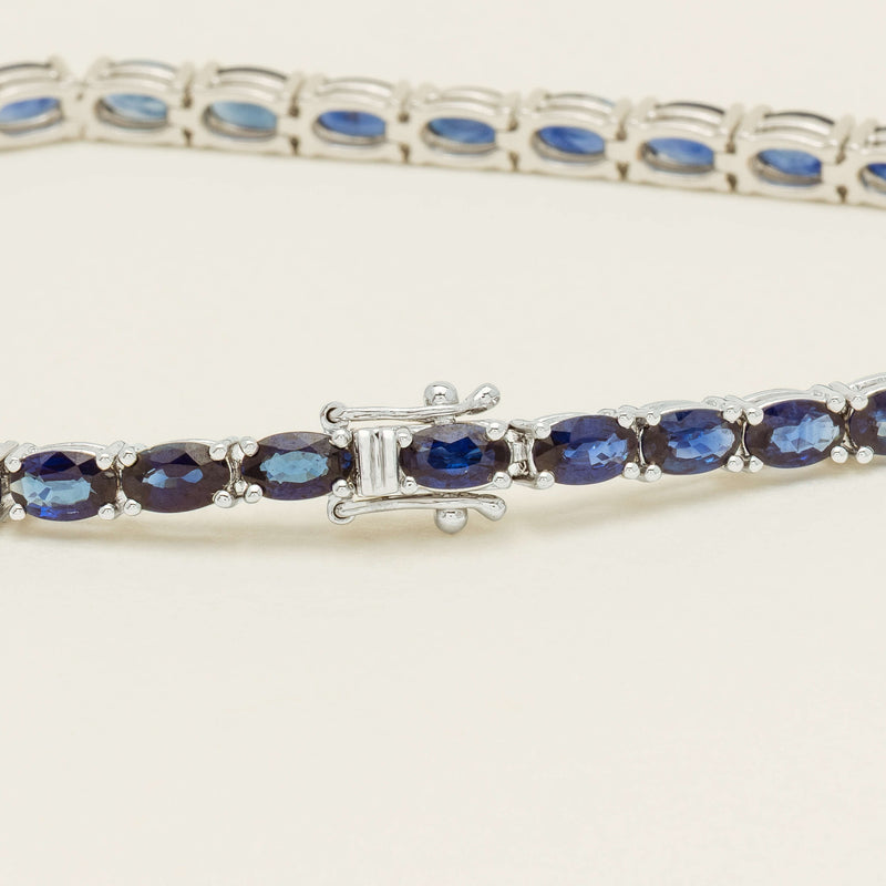 18ct White Gold 9.24ct Oval Sapphire Panorama Bracelet - Bracelet - Walker & Hall