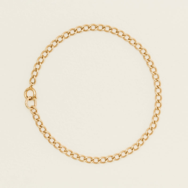 Deja Vu 9ct Yellow Gold Curb Link Bracelet 18cm - Bracelet - Walker & Hall