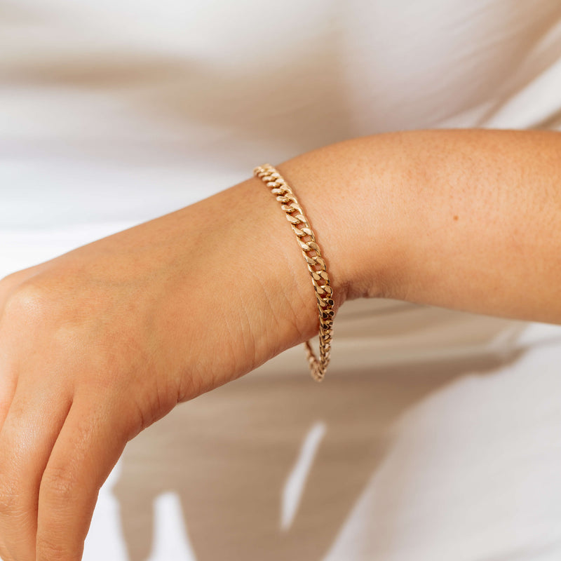 Deja Vu 9ct Rose Gold Hollow Curb Link Bracelet 18.5cm - Bracelet - Walker & Hall