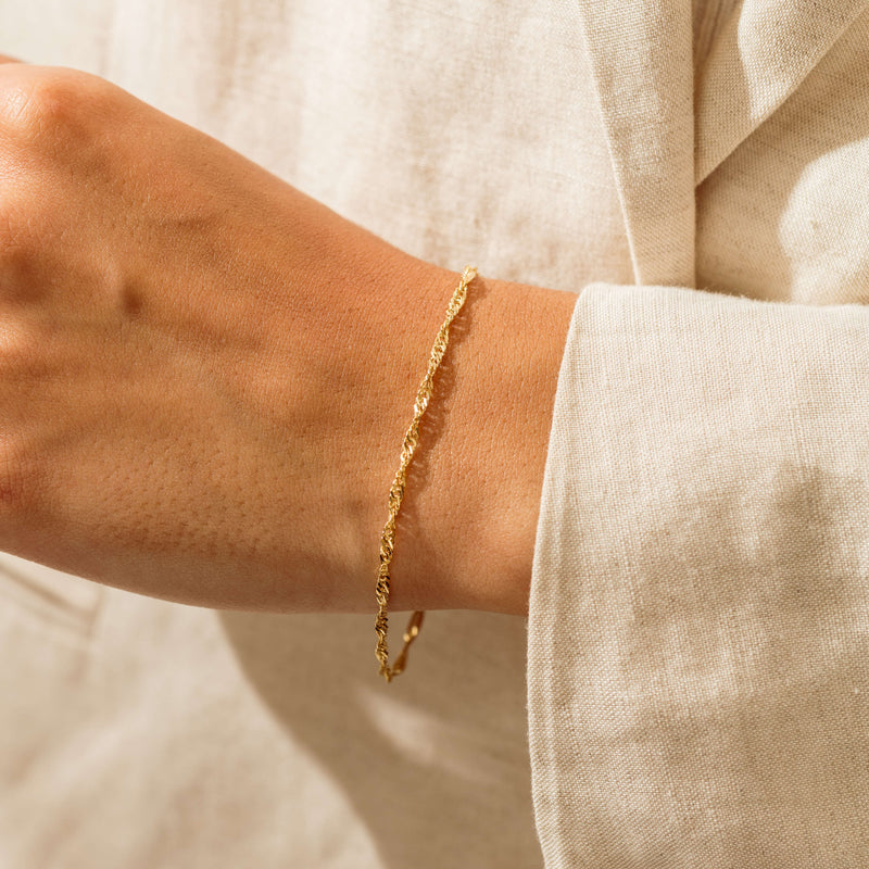 Deja Vu 9ct Yellow Gold Singapore Twist Link Bracelet - Bracelet - Walker & Hall