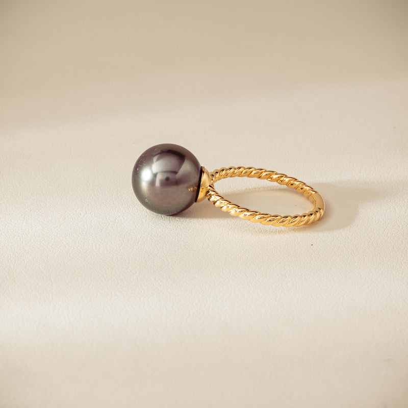 18ct Yellow Gold 12mm Black Pearl Twine Ring - Ring - Walker & Hall