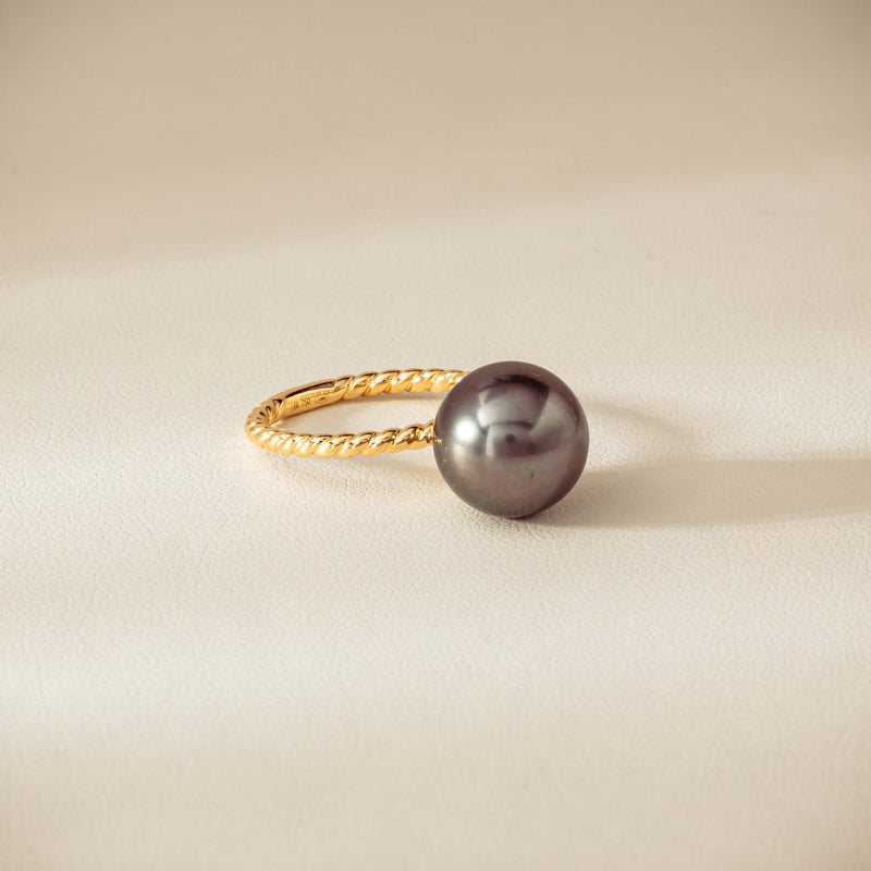 18ct Yellow Gold 12mm Black Pearl Twine Ring - Ring - Walker & Hall
