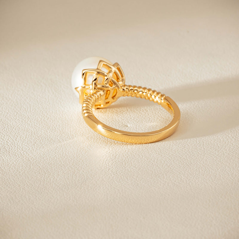 18ct Yellow Gold 10.5mm South Sea Pearl Selene Ring