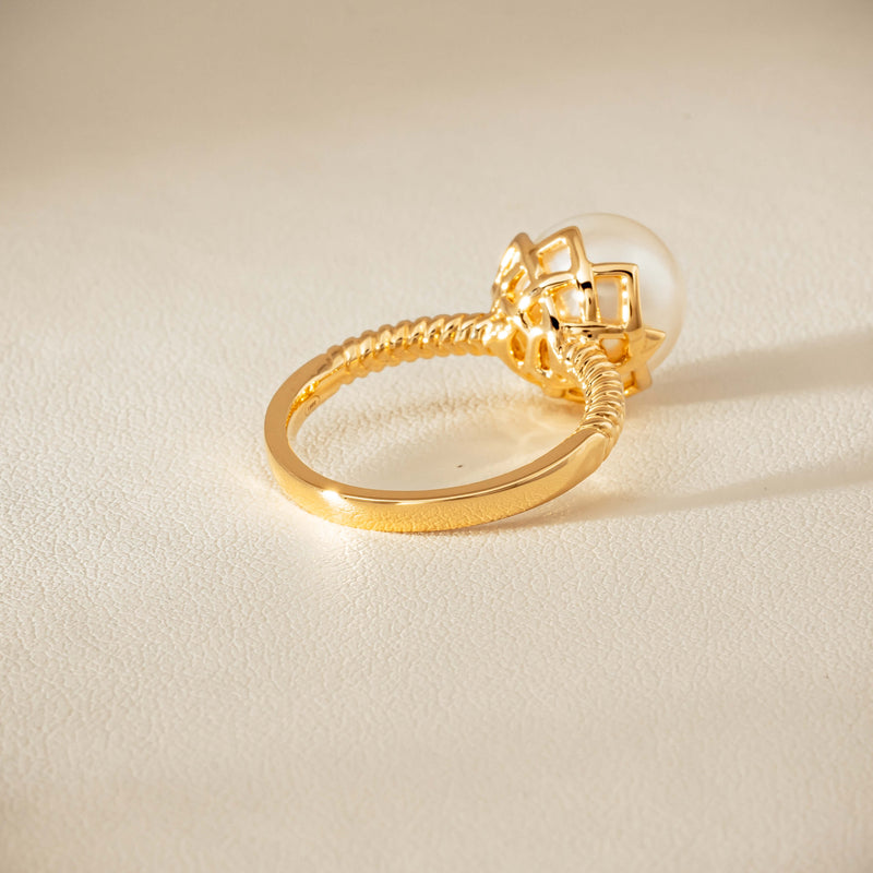 18ct Yellow Gold 10.5mm South Sea Pearl Selene Ring