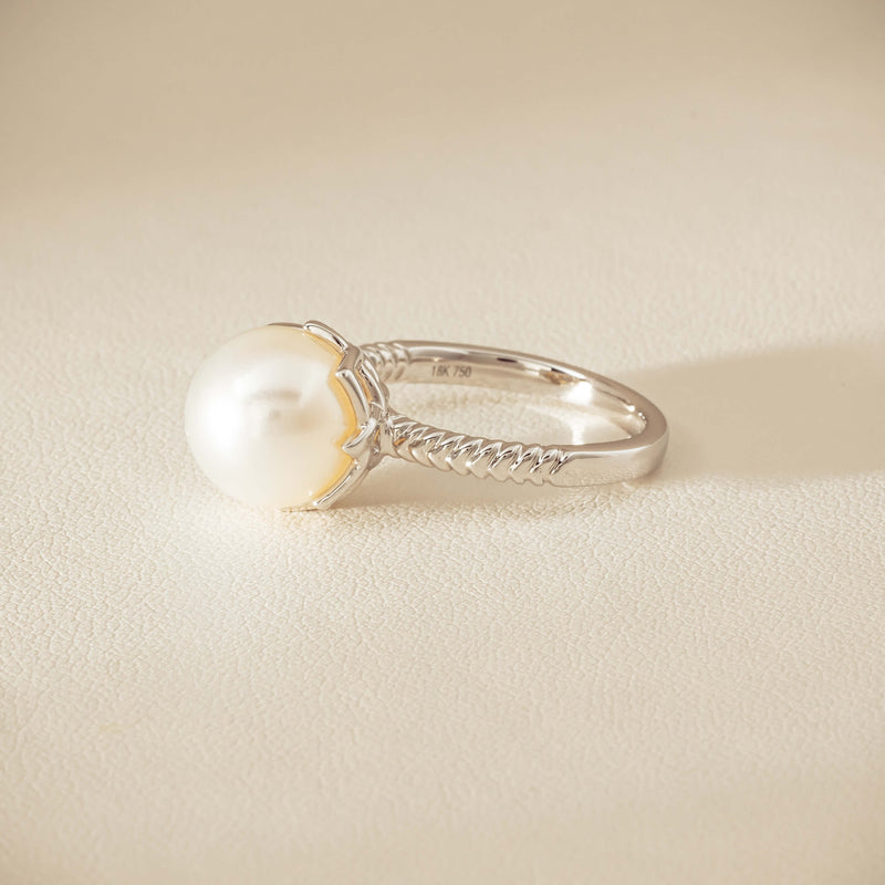 18ct White Gold 10.6mm South Sea Pearl Selene Ring