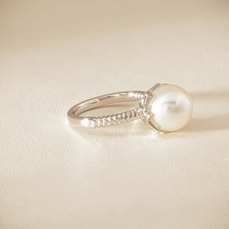 18ct White Gold 10.6mm South Sea Pearl Selene Ring