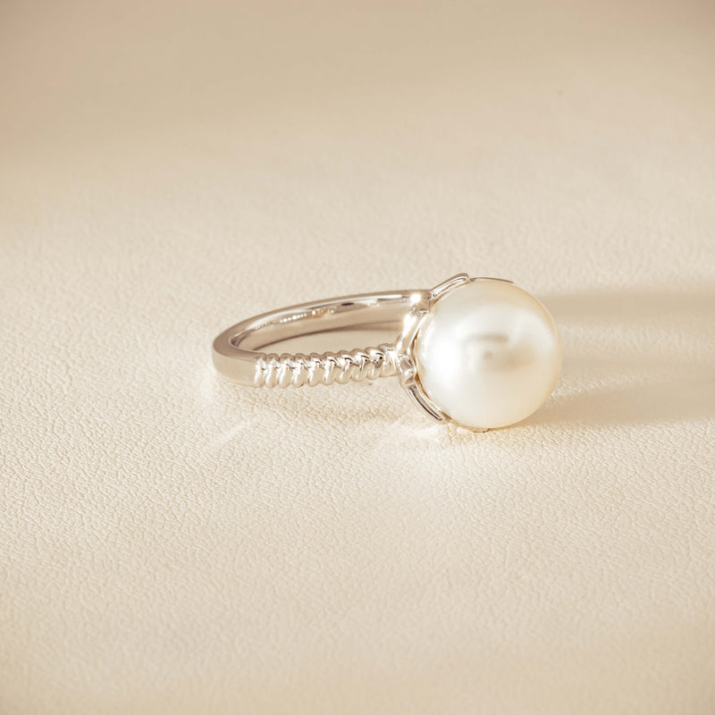 18ct White Gold 10.6mm South Sea Pearl Selene Ring