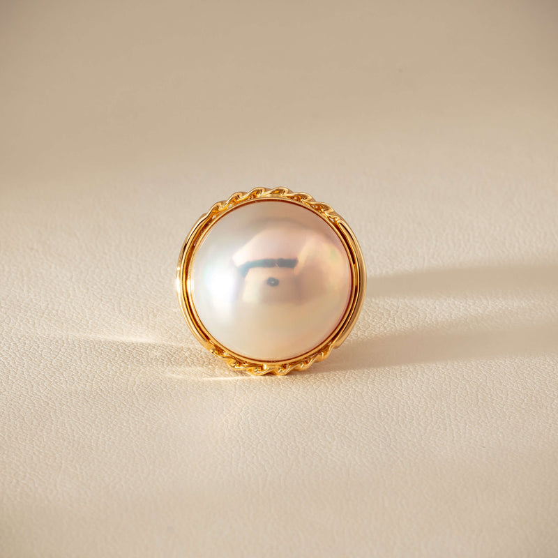 Deja Vu 18ct Yellow Gold 17mm Mabe Pearl Ring