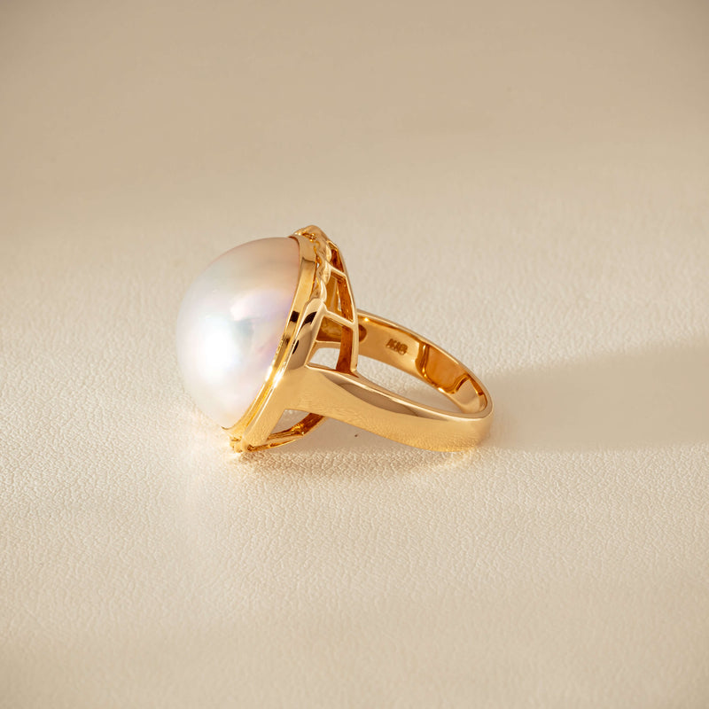 Deja Vu 18ct Yellow Gold 17mm Mabe Pearl Ring