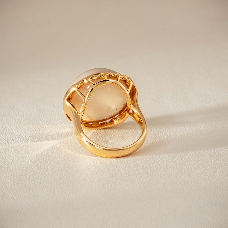 Deja Vu 18ct Yellow Gold 17mm Mabe Pearl Ring