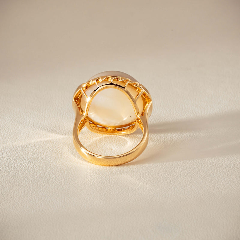 Deja Vu 18ct Yellow Gold 17mm Mabe Pearl Ring