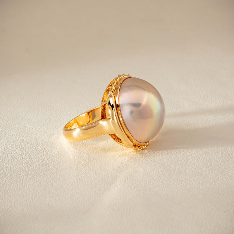 Deja Vu 18ct Yellow Gold 17mm Mabe Pearl Ring
