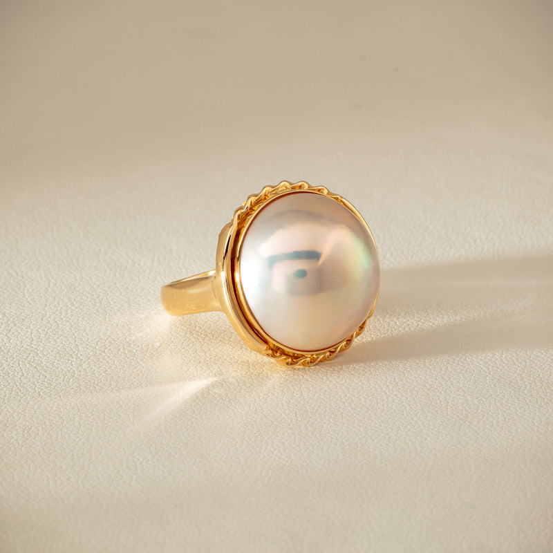 Deja Vu 18ct Yellow Gold 17mm Mabe Pearl Ring