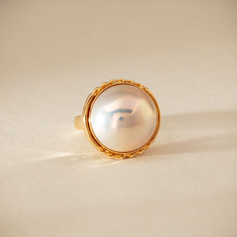 Deja Vu 18ct Yellow Gold 17mm Mabe Pearl Ring