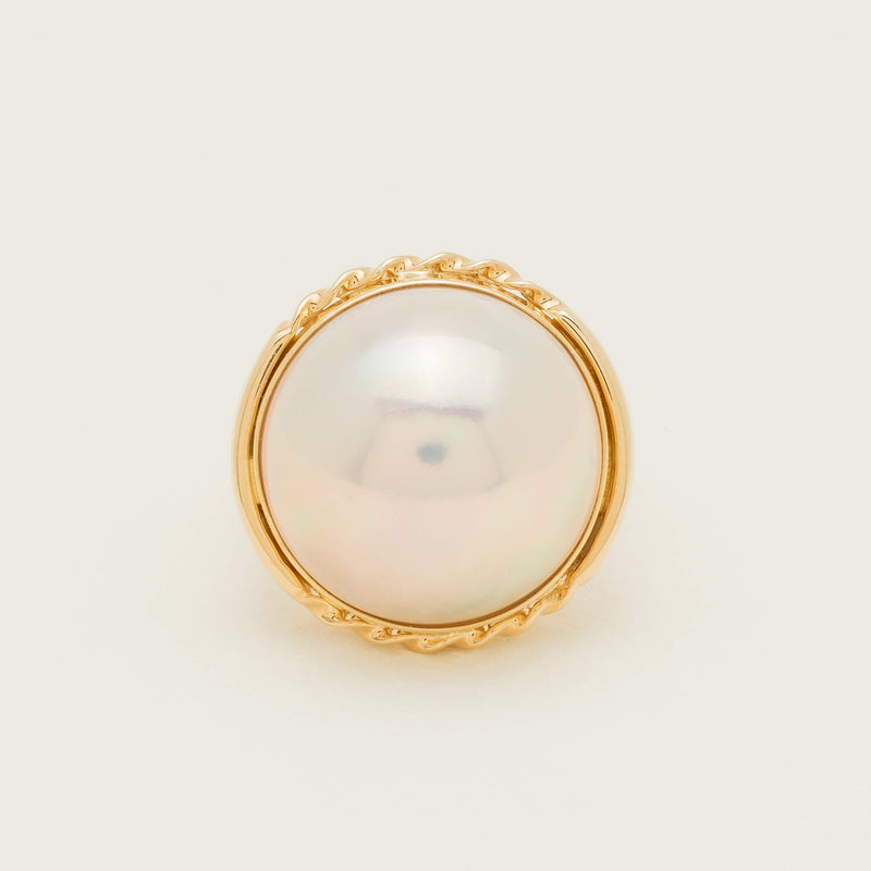 Deja Vu 18ct Yellow Gold 17mm Mabe Pearl Ring